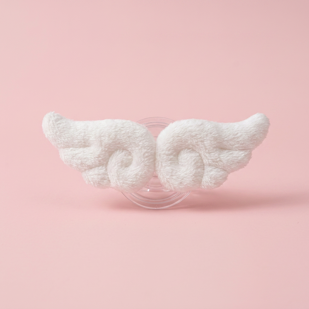 Fluffy Angel wings magnet